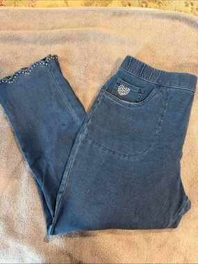Quacker Factory Blue Stretch Capris with Rhinestone Heart Accent